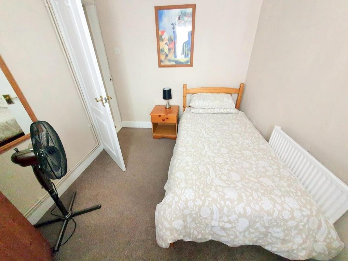 Wentworth Apartment With 2 Bedrooms, Superfast Wi-Fi And Parking Sittingbourne Buitenkant foto