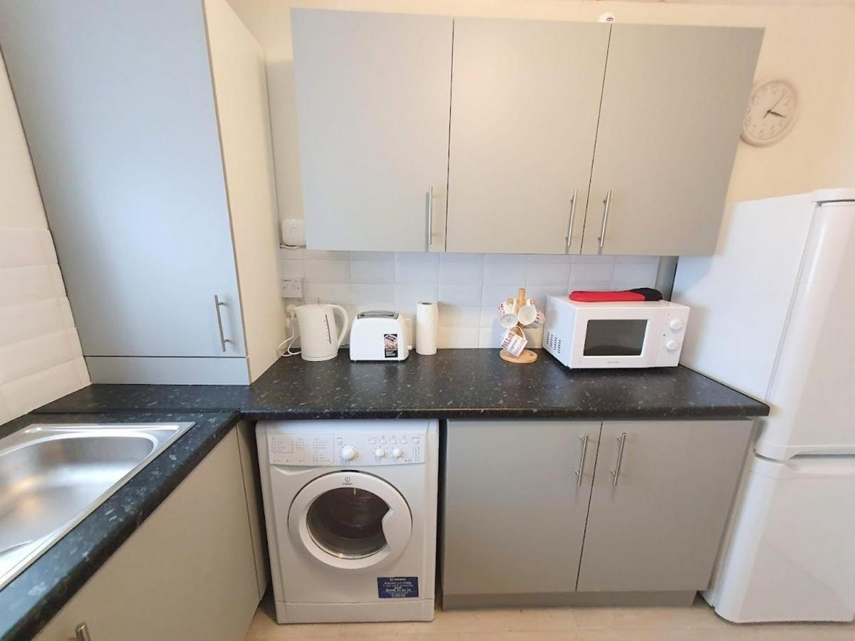 Wentworth Apartment With 2 Bedrooms, Superfast Wi-Fi And Parking Sittingbourne Buitenkant foto