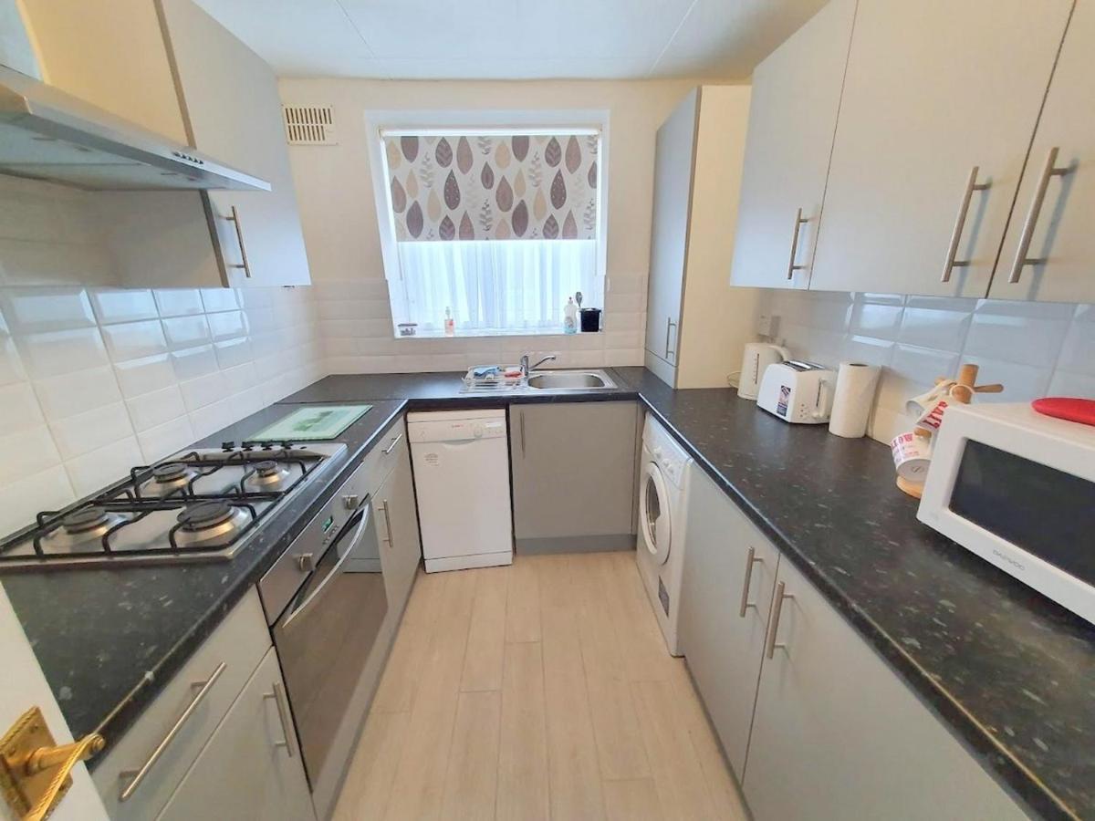 Wentworth Apartment With 2 Bedrooms, Superfast Wi-Fi And Parking Sittingbourne Buitenkant foto